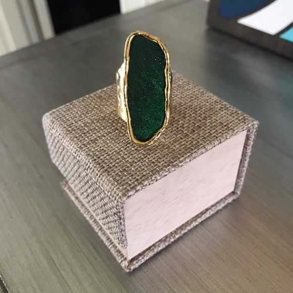 Tsavorite Ring - Picture 7 of 10